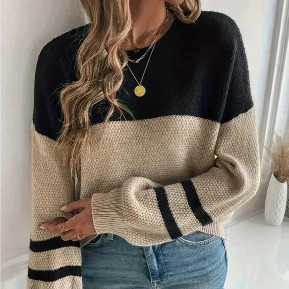 Sweaters - 👗Bundle 5/$25👗 Cozy Color Block Crew Neck Knitted Sweater 8/10